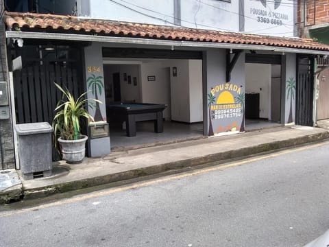 Property building, Restaurant/places to eat, Day, Neighbourhood