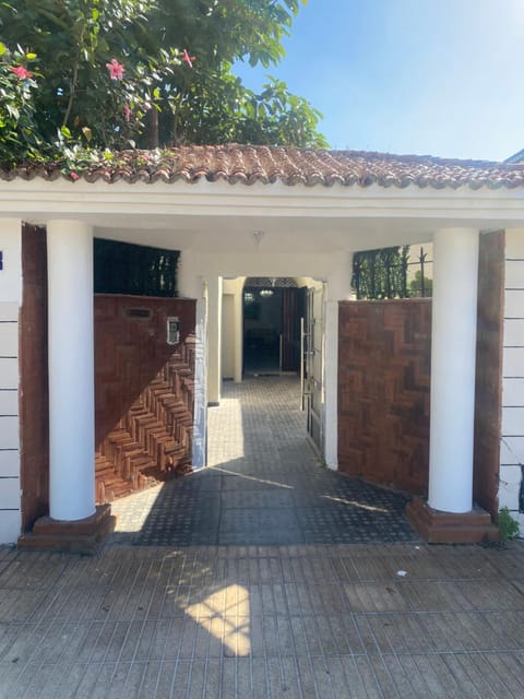Facade/entrance