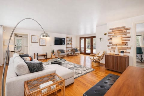 Private Riverside Retreat House in Appleton