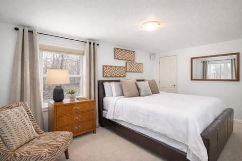 Private Riverside Retreat House in Appleton