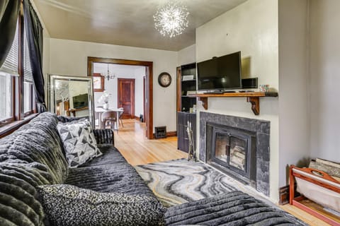 1 Mi to Downtown Dubuque! Spacious Home House in Dubuque