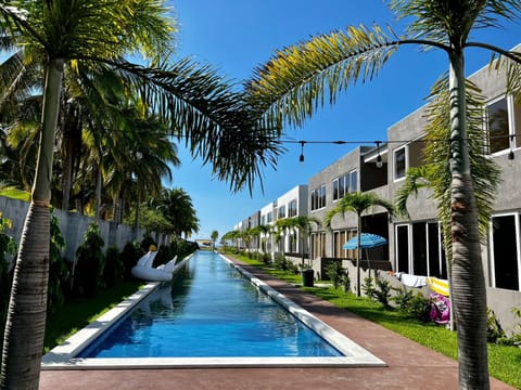 Swimming pool