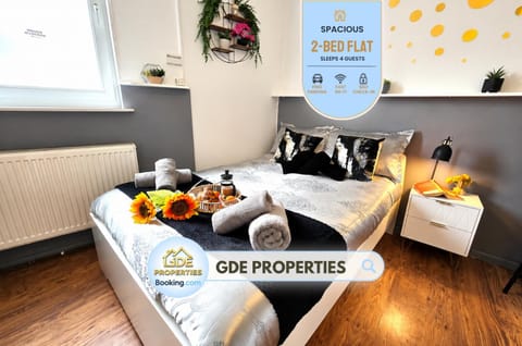 Living room, Seating area, Dining area, Text overlay