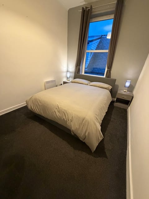 Perth City Centre Apartment - Short & Long Stays Welcome - 2x Smart TVs - Sky TV - Fast WiFi - Fully Equipped - Located Next to All Amenities Apartment in Perth