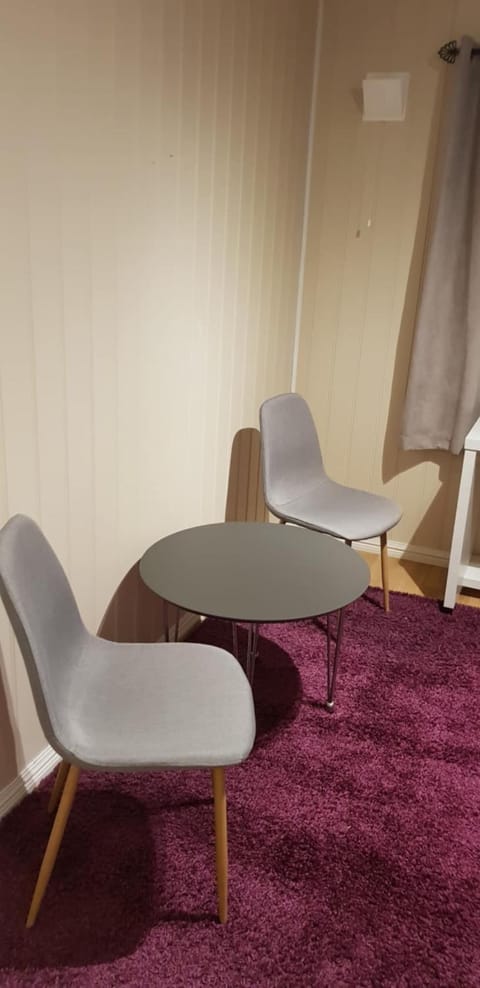 Rolig overnatting med utsikt til Fjellheisen Vacation rental in Tromso