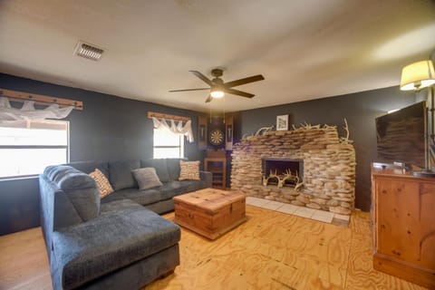 3 Mi to San Felipe Springs Park Studio with Yard Apartment in Del Rio