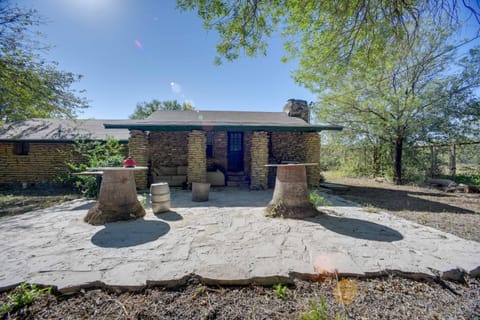 3 Mi to San Felipe Springs Park Studio with Yard Apartment in Del Rio
