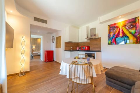 TV and multimedia, Kitchen or kitchenette