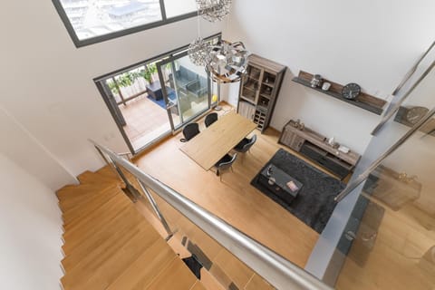 Loft Doble Altura con Terraza Panorámica y Piscina Apartment in Valencia