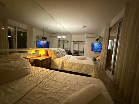 TV and multimedia, Photo of the whole room, Bedroom