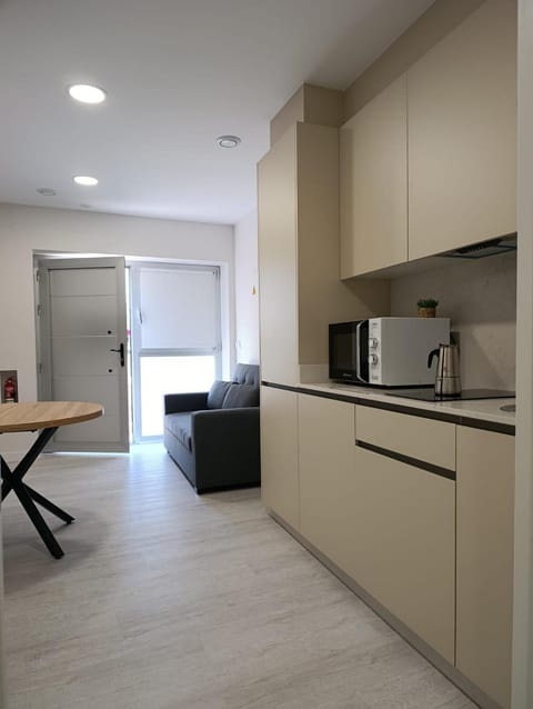 Kitchen or kitchenette, oven