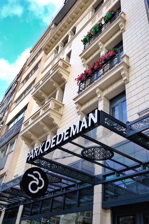 Property building, Day