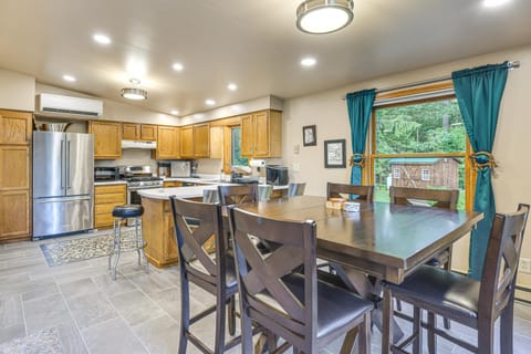 9 Mi to Hickory Ski Center Wooded Warrensburg Gem House in Bolton