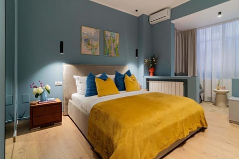 Bed, Photo of the whole room, Bedroom