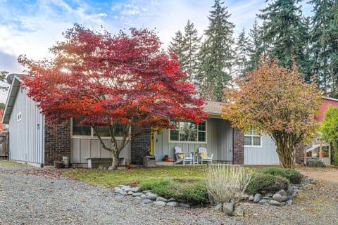 Port Angeles Abode with Yard and Guest House! House in Port Angeles