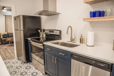 Mid-Century Modern Woodstock, GA House in Woodstock