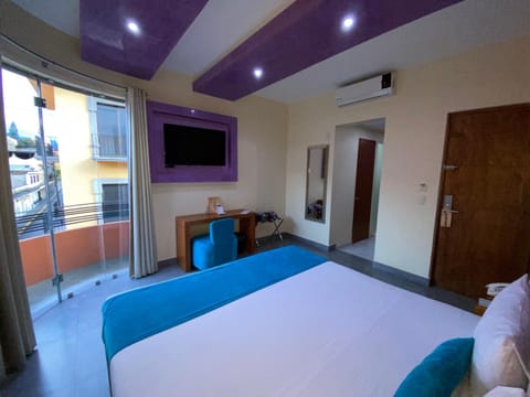 Photo of the whole room, Bedroom, air conditioner