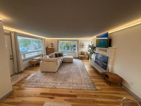 TV and multimedia, Living room, Photo of the whole room