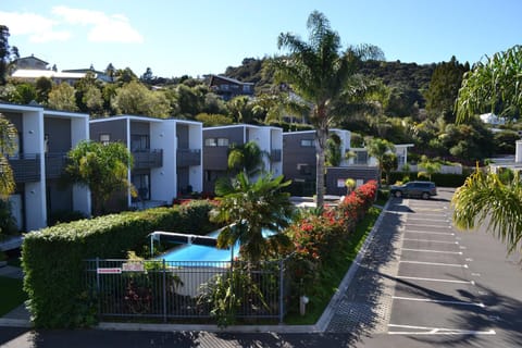 Property building, Hot Tub