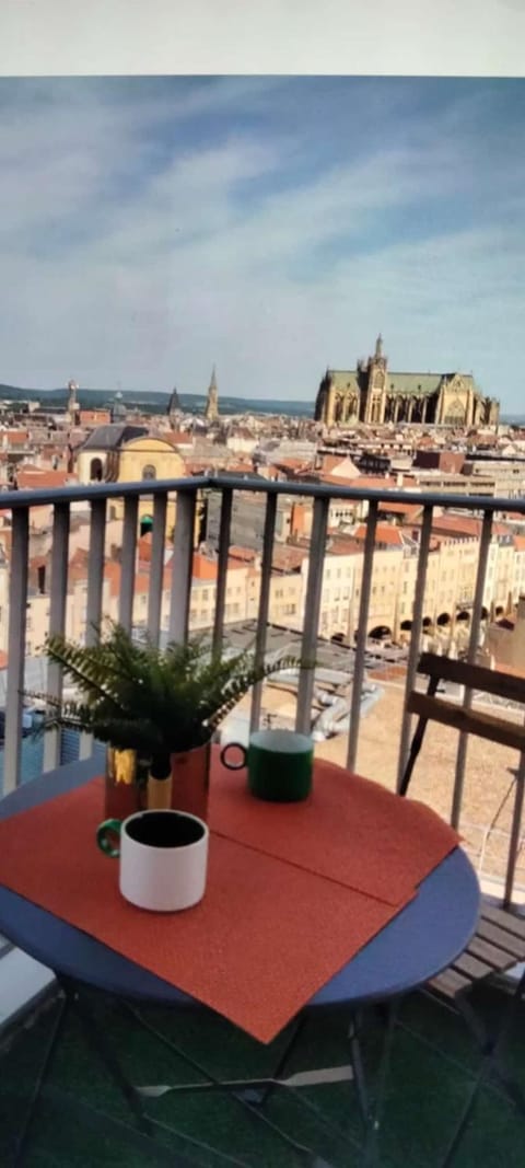 Balcony/Terrace, City view