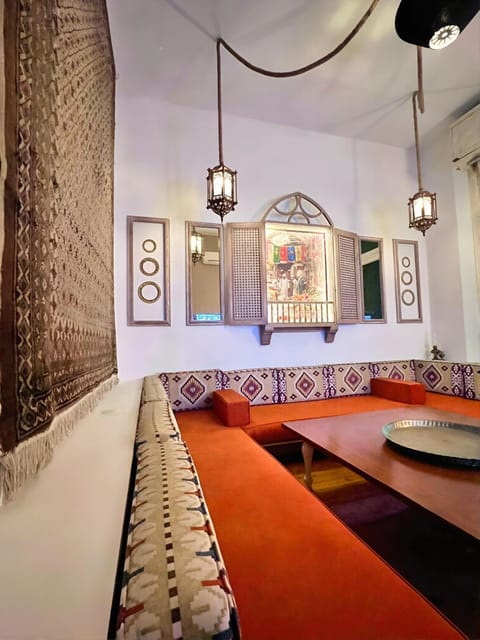 Living room, Seating area