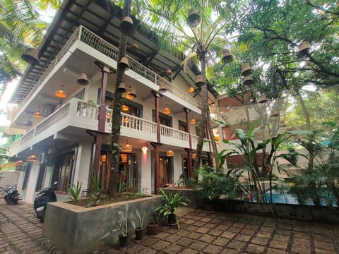 Facade/entrance, Day