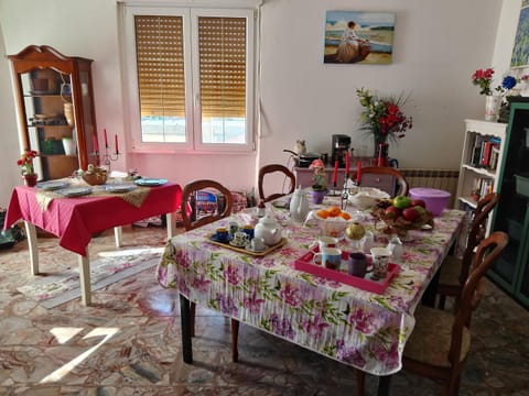 Breakfast, Buffet breakfast