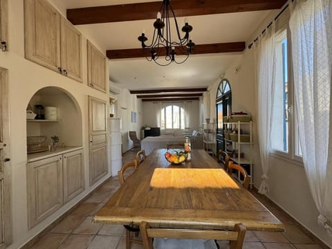 Grande maison avec vue mer et jacuzzi au cœur de Calvi Villa in Calvi