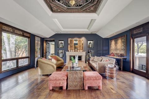 Longpond House Apartment in Salisbury