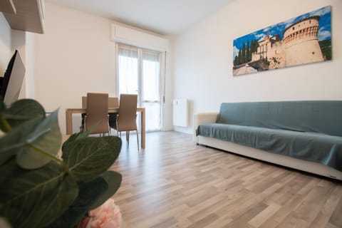 TV and multimedia, Balcony/Terrace, Dining area