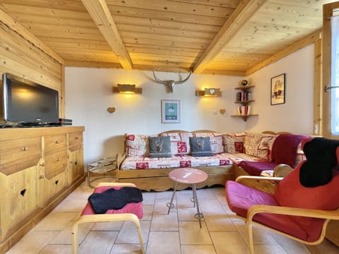 Communal lounge/ TV room, TV and multimedia, Living room, Seating area