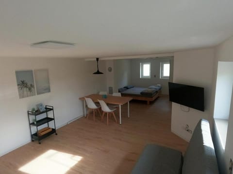 Bed, TV and multimedia, Living room, Seating area, Dining area, Bedroom
