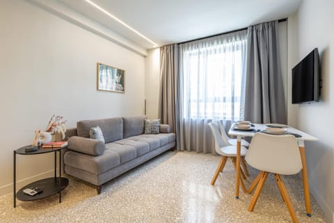 Living room, Seating area, Dining area