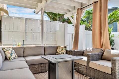 Newly Furnished 2BR 2BA in Ocean Beach - Patio - AC House in Ocean Beach