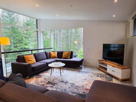 TV and multimedia, Seating area