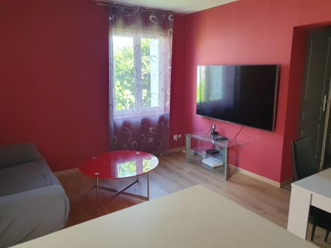 Communal lounge/ TV room, TV and multimedia