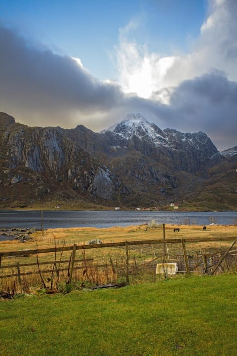 Day, Natural landscape, Mountain view, Sea view