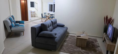 TV and multimedia, Seating area, Dining area