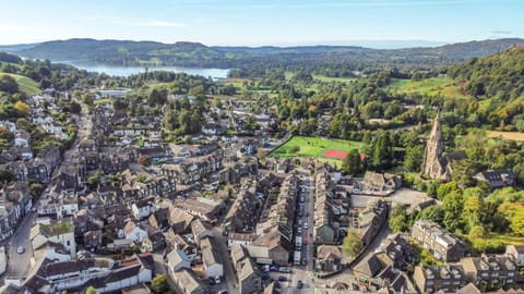 Nearby landmark, Day, Natural landscape, Bird's eye view, Lake view, Mountain view, Street view