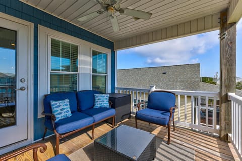 A Wave From It All House in Kure Beach