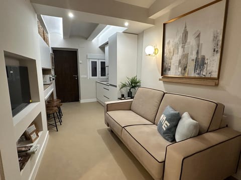 Communal lounge/ TV room, Kitchen or kitchenette, Living room, Seating area