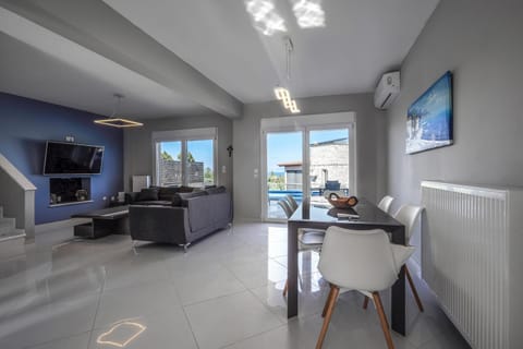 TV and multimedia, Living room, Seating area, Dining area