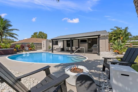 Property building, Swimming pool, Swimming pool