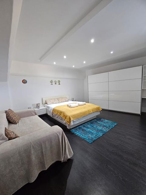 Bed, Photo of the whole room, Bedroom, towels, wardrobe