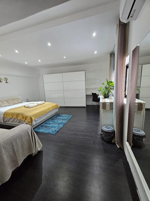 Bed, Photo of the whole room, Bedroom, wardrobe