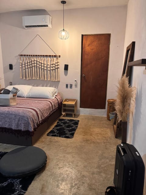 Bed, Photo of the whole room, Bedroom, air conditioner