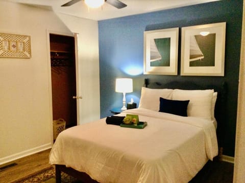 Hidden Gem 3BR Home Near Six Flags & ATL House in Austell