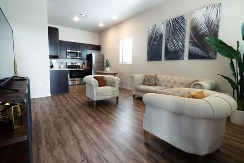 Kitchen or kitchenette, Living room
