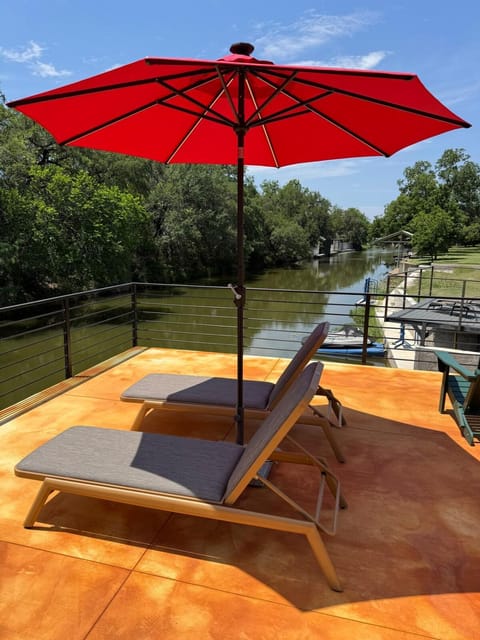 Waterfront Lake House on Lake LBJ House in Lake Lyndon B Johnson