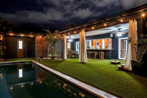 Jardins Of Eden House in Hollywood